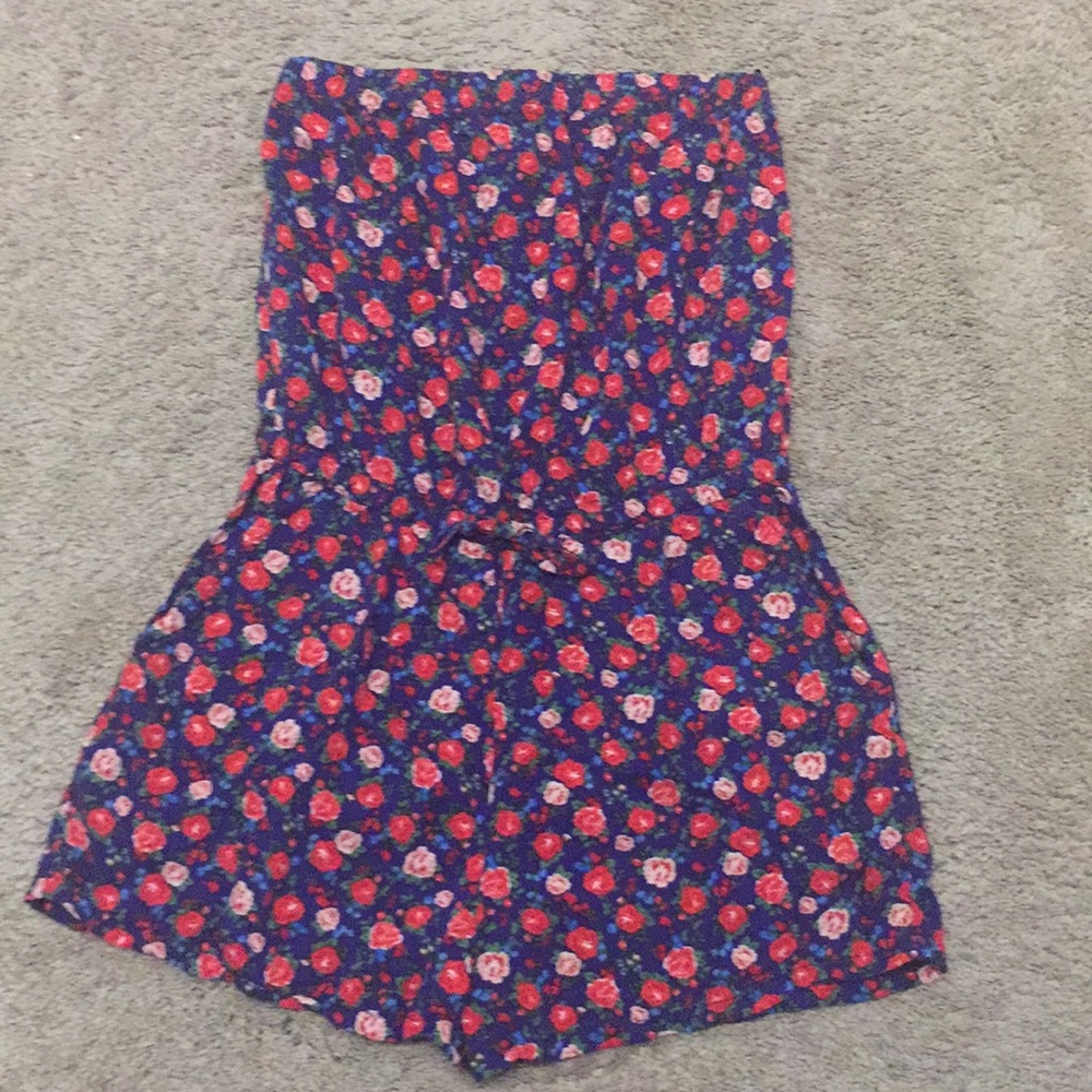 Forever 21 Adorable Strapless Floral Romper, Small